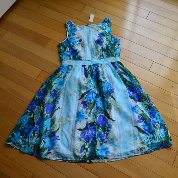 Talbots Floral Blue and Green Fit and Flare Dress Size 4P NWT - Picture 8 of 11
